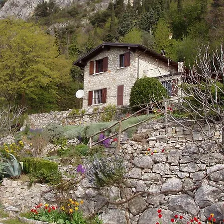 Holiday home Casa Sisengla Tra Lago E Monti *